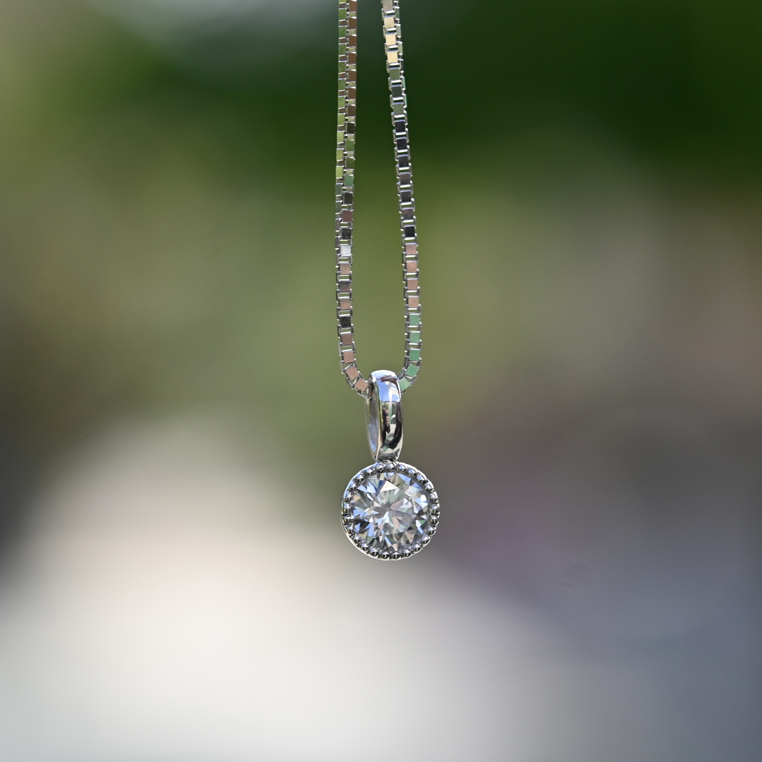 Hänge syntetisk diamant 0,30 ct vitguld 18 karat 