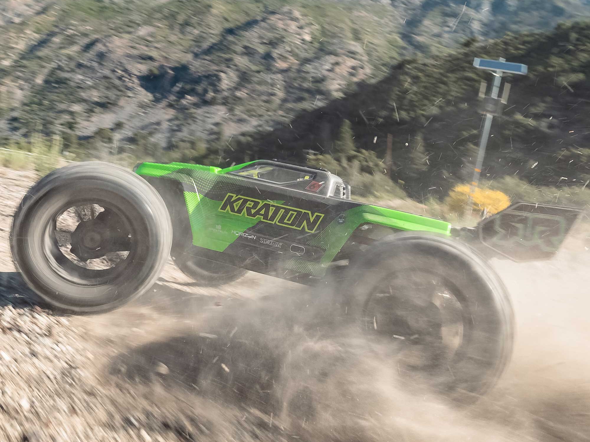 Arrma 1/8 KRATON 4X4 6S BLX BRUSHLESS V6 SPEED TRUCK RTR (Green/Black) - 22