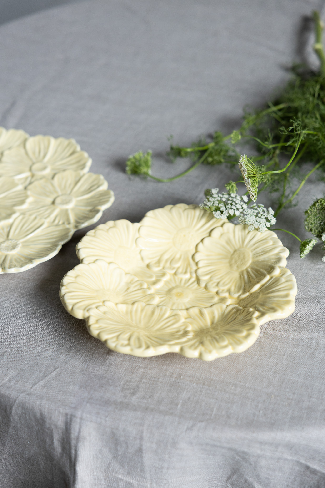Meadow - Dish - Flower - Ceramic - Light Yellow - 25x25 cm - 2