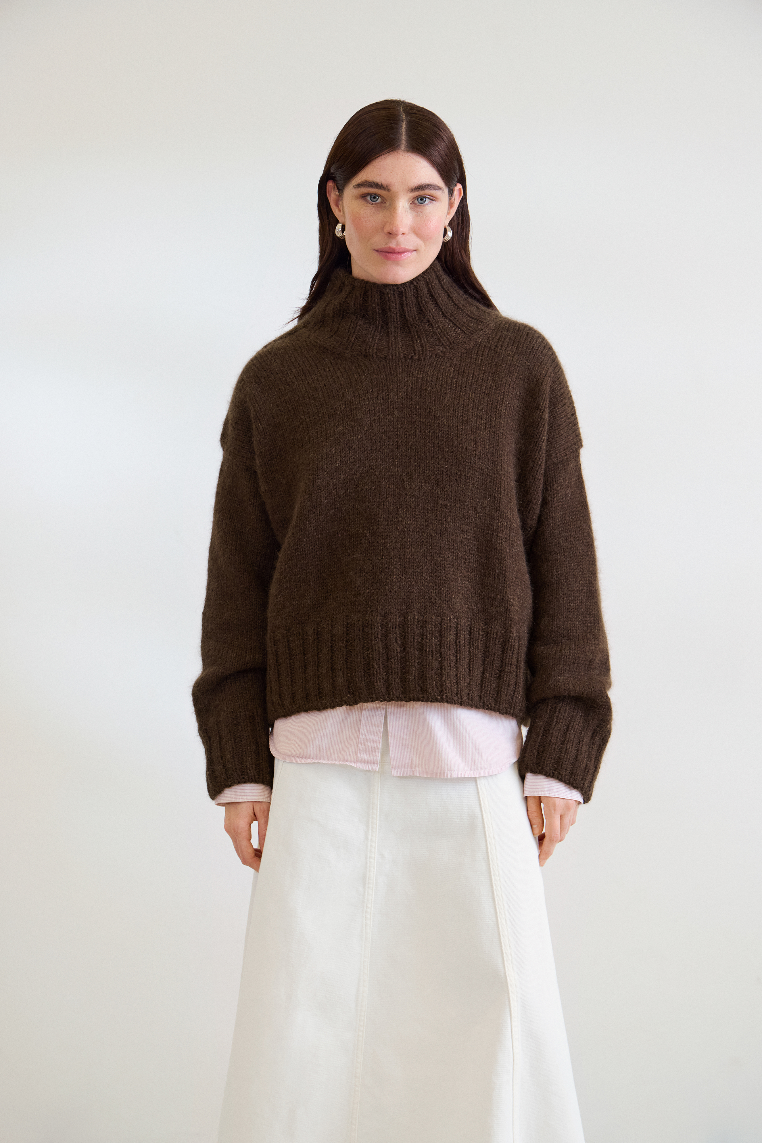 Sandnes Mina Sweater 2602_02 (16 m st 5 & 5,5)