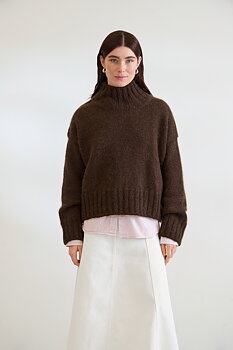 Sandnes Mina Sweater 2602_02 (16 m st 5 & 5,5)