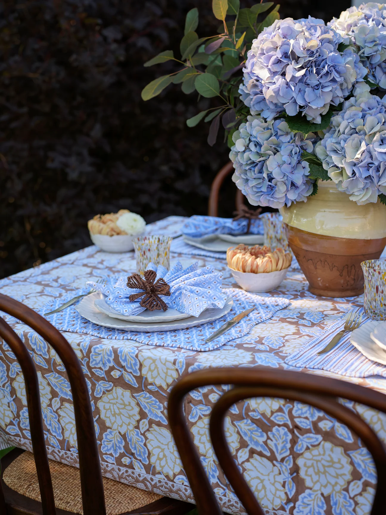 Bordsduk -Dahlia - Brown & Blue - 170x270 cm - 3