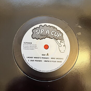 Mike Brooks/Sip-A-Cup Family – Money Make's Friends/Zulu's Attack