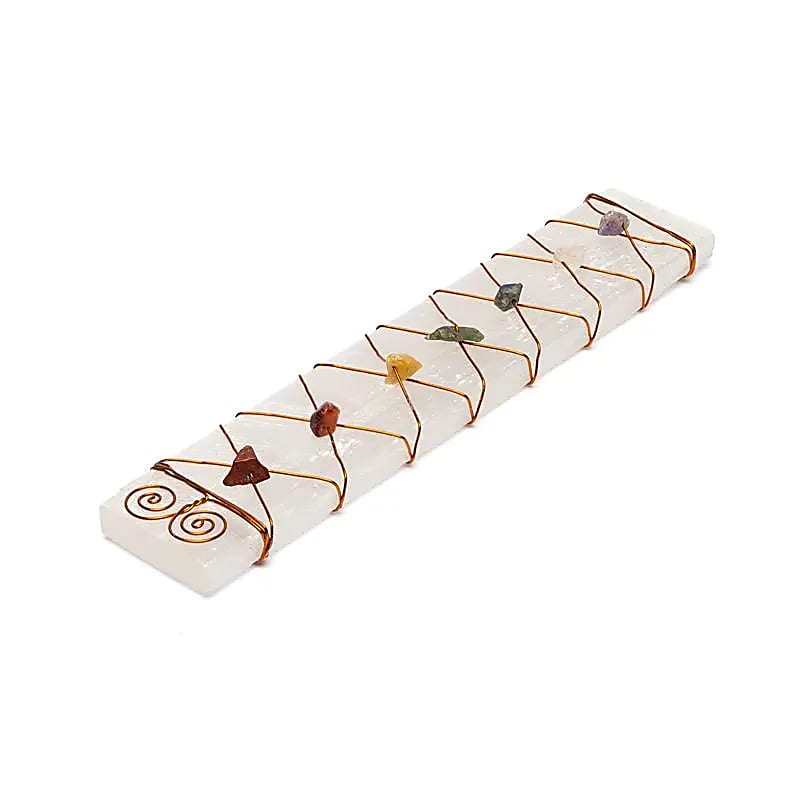 Laddningsplatta i selenit  med chakra stenar 17x3 cm