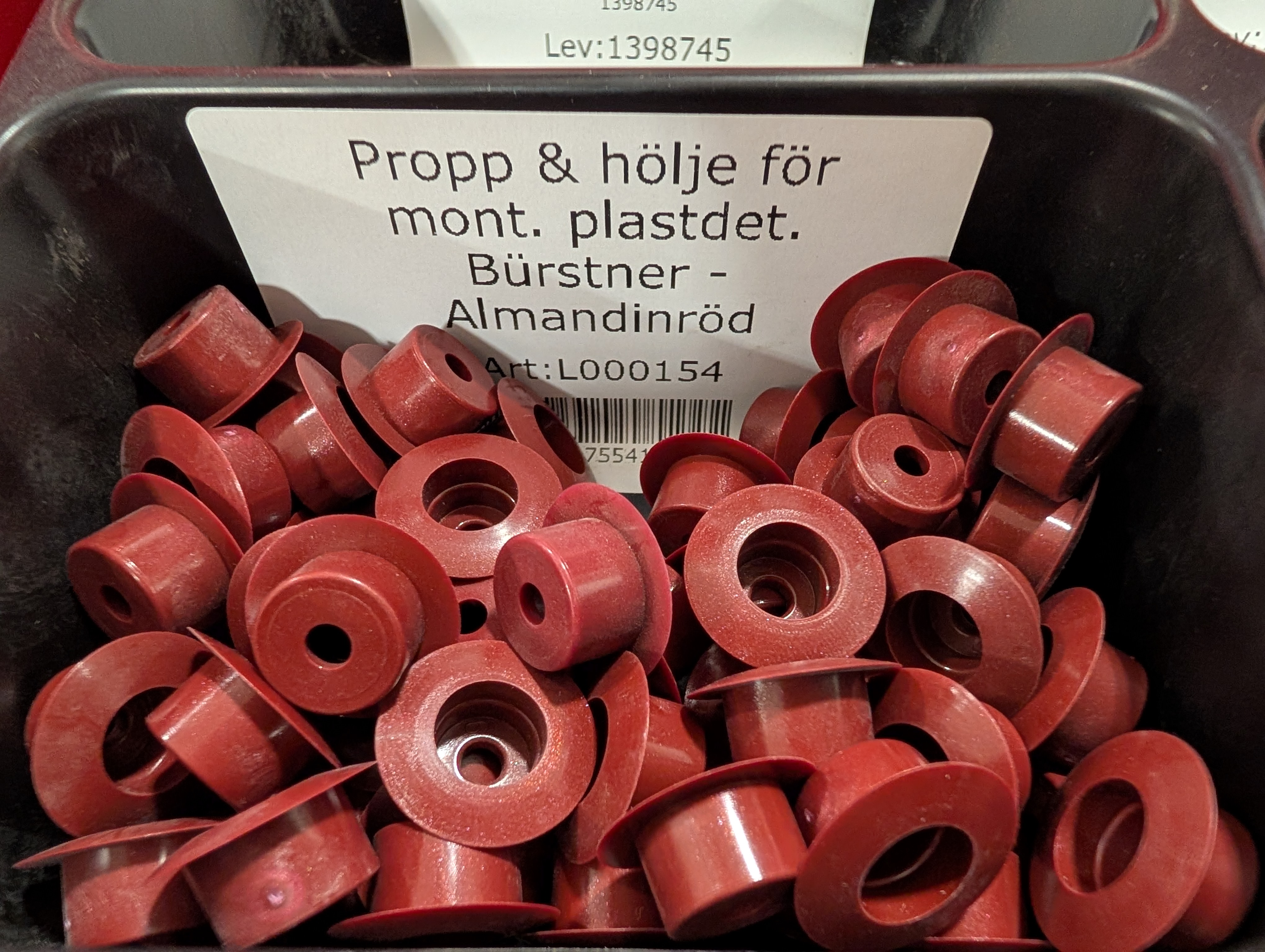 Propp & hölje för mont. plastdet. Bürstner - Almandinröd - 2