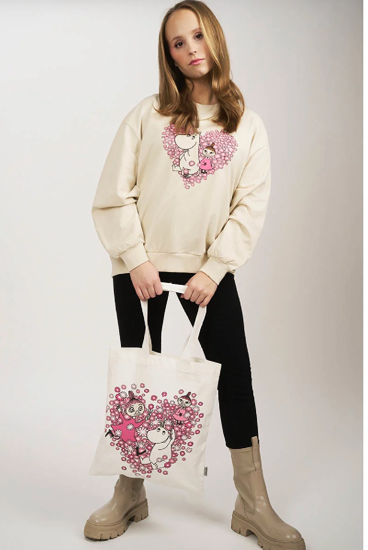 Moomin Fabric Bag 37x41 cm - Friends White - 2