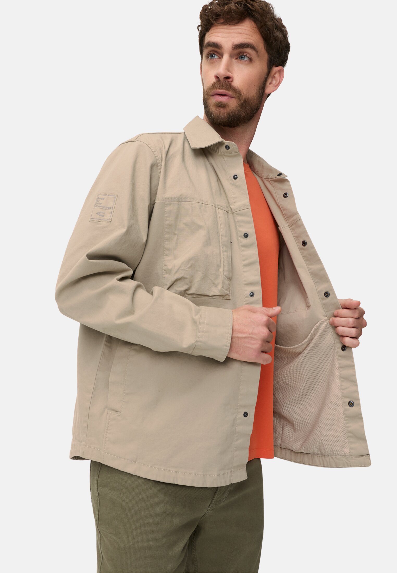 Overshirt. Beige  från camel active. 