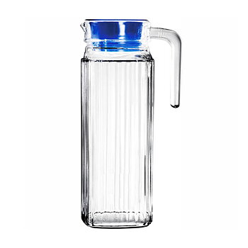 Bringare / Tillbringare i glas med plastlock. Rymd 1 L. fyrkantig.