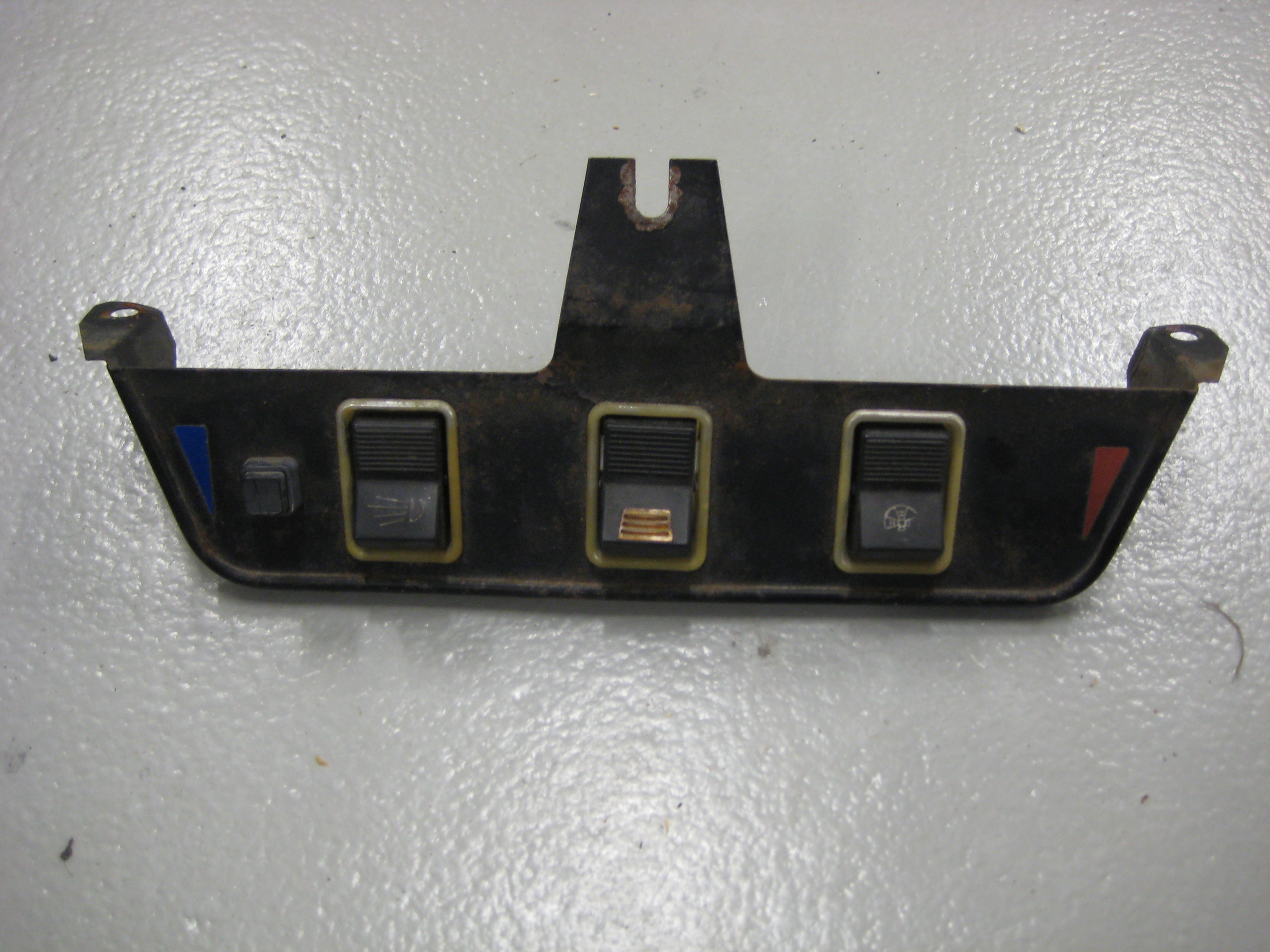 Katkaisinpaneeli Fiat 133