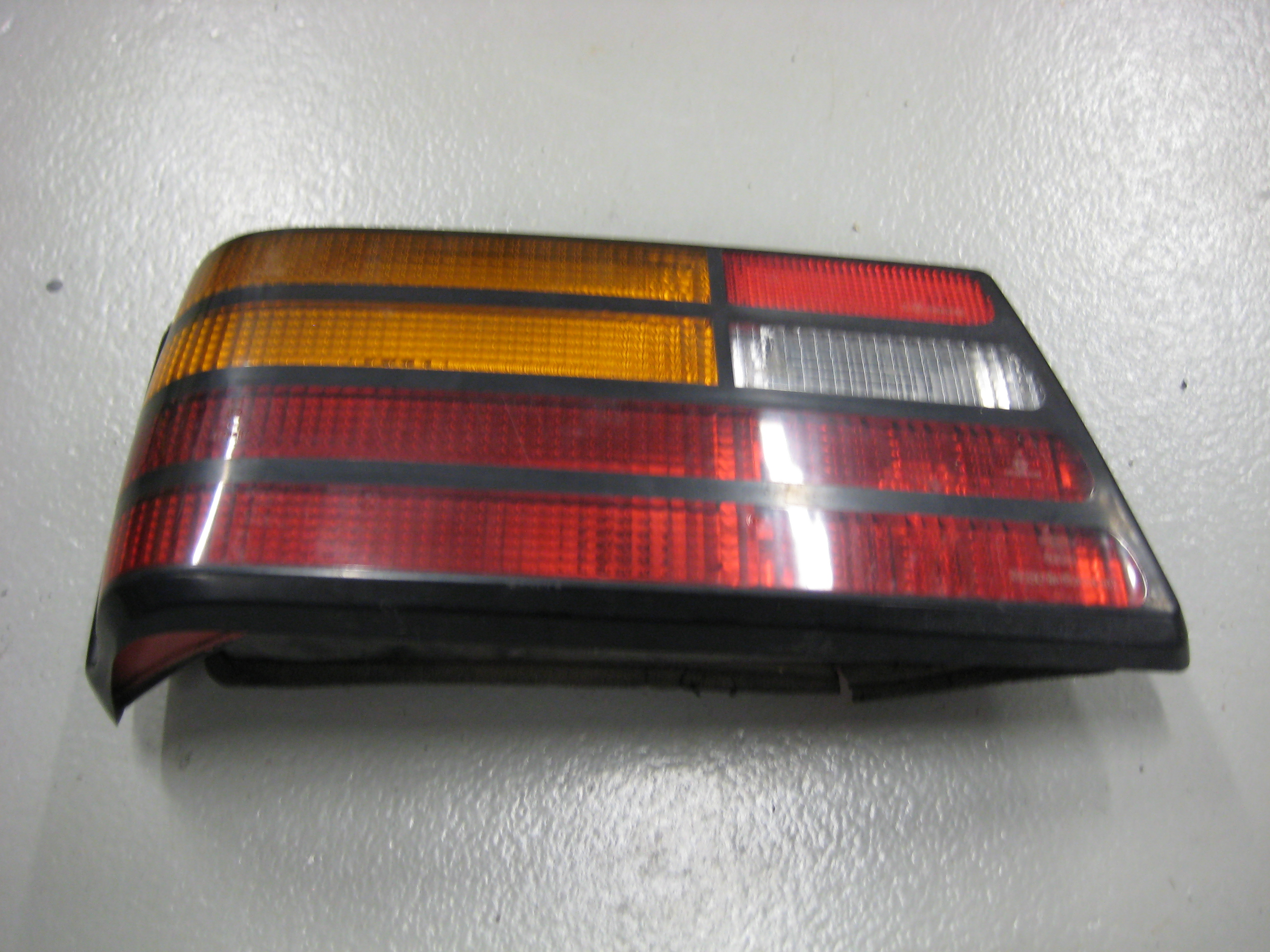 Baklampa vänster Ford Orion
