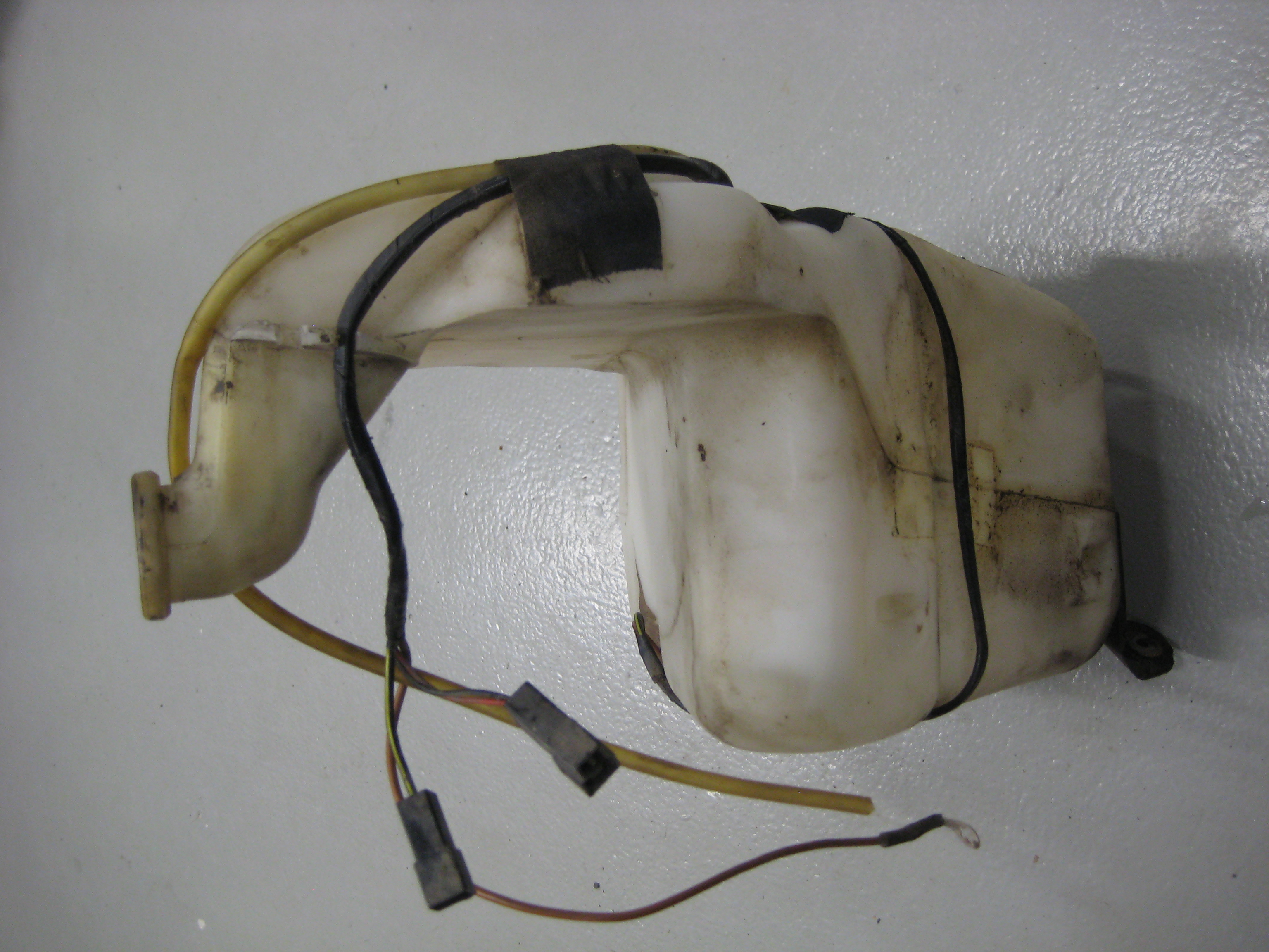 Spolarvätskebehållare Ford fiesta MK2