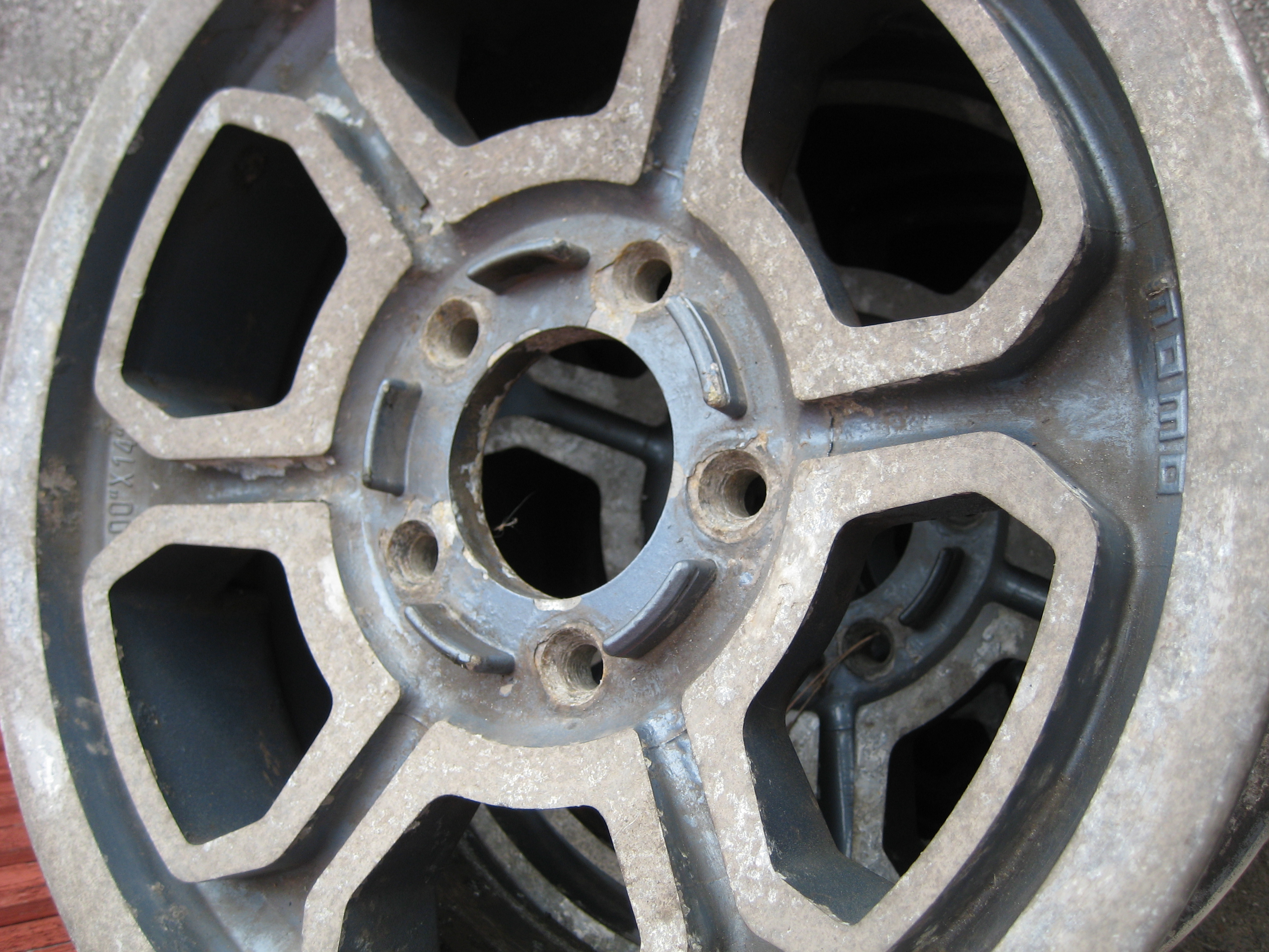 Rims Momo Vega 4pcs 5x112 14" - 5
