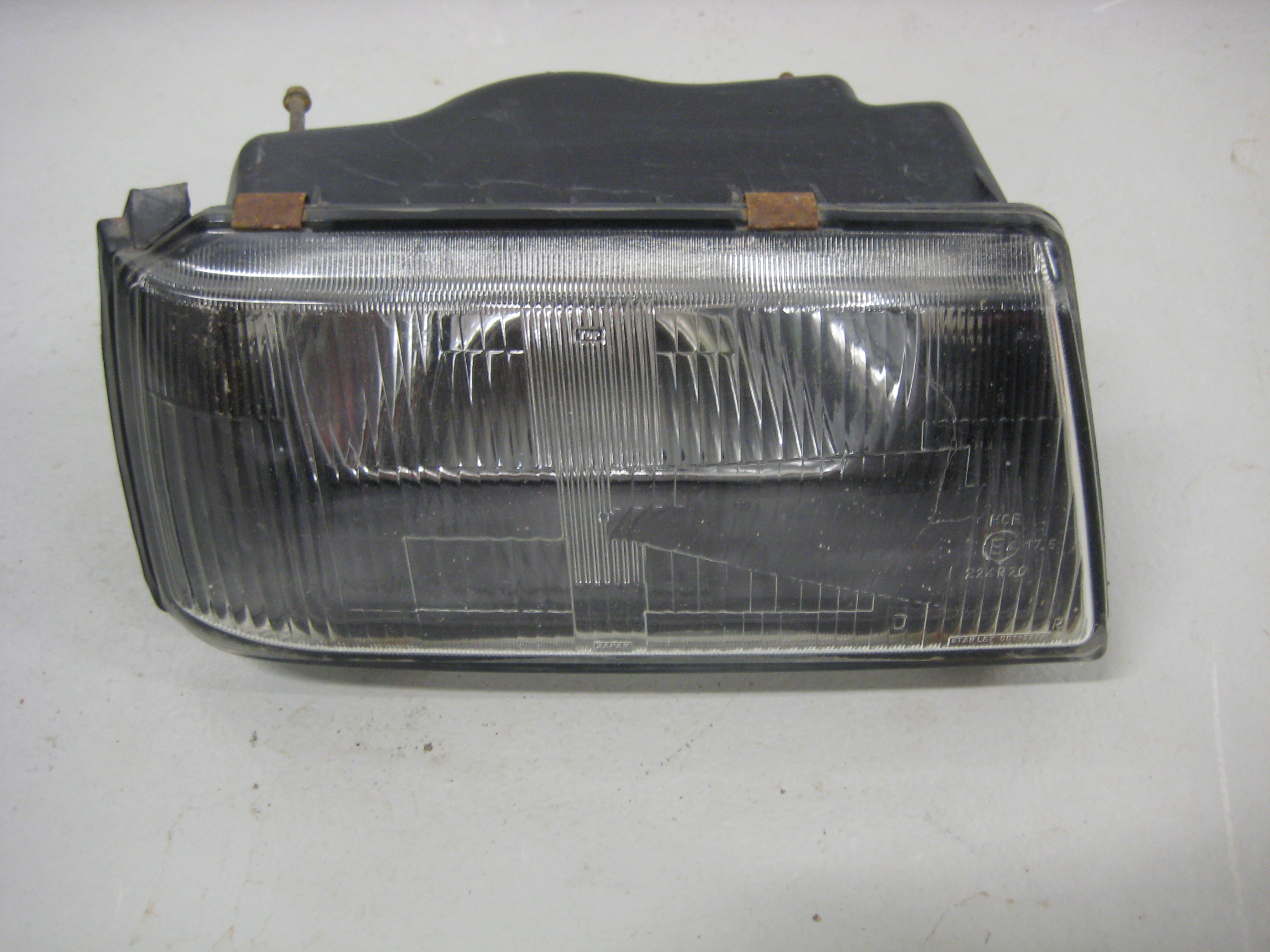 Etuvalo Mitsubishi Lancer 84-88 Oikea