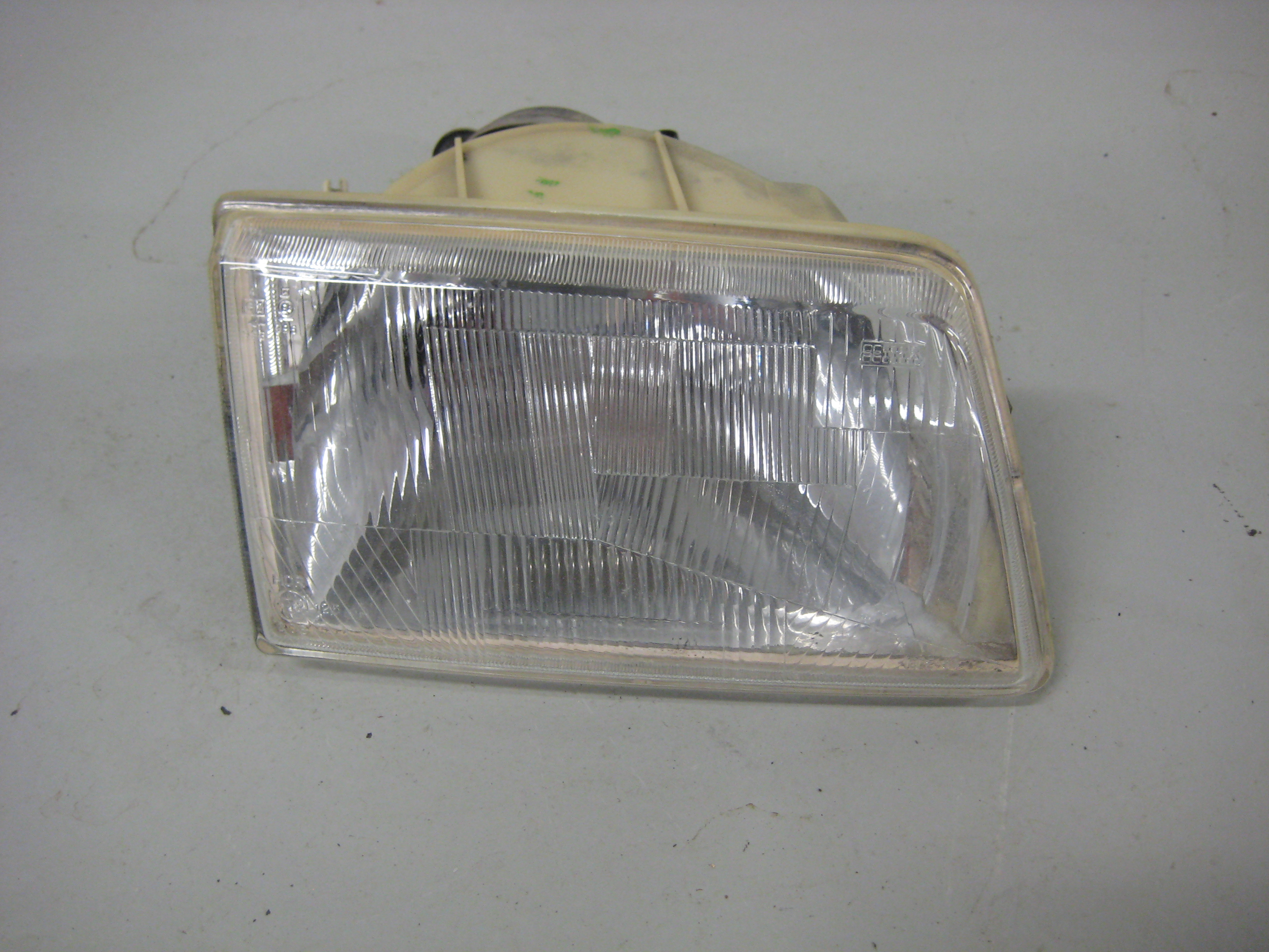 Head Light Peugeot 205 Right