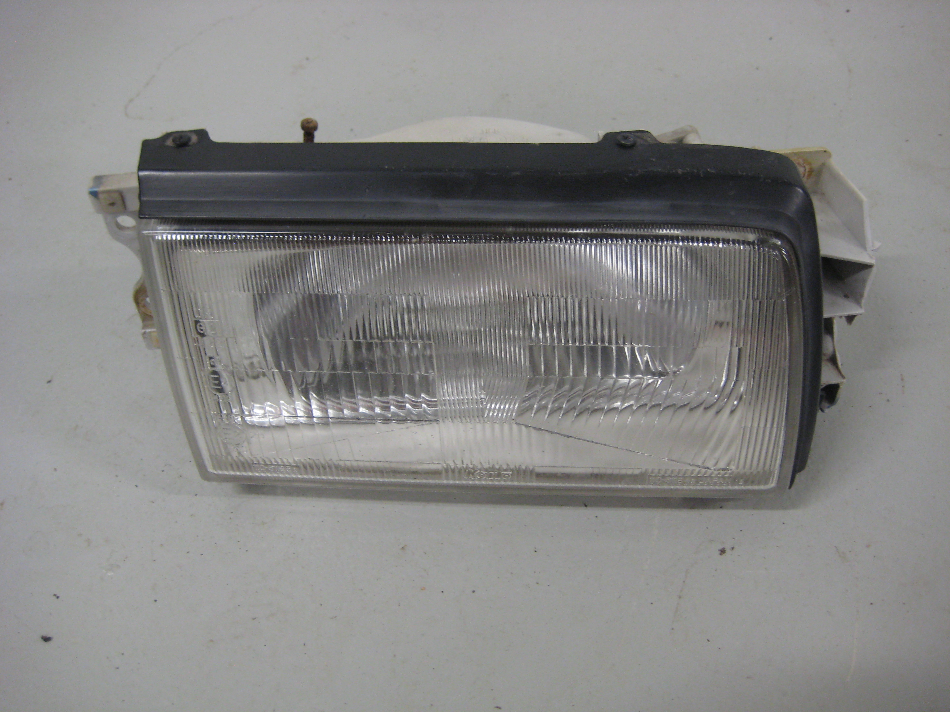 Etuvalo Mazda 323 1986-87 Oikea