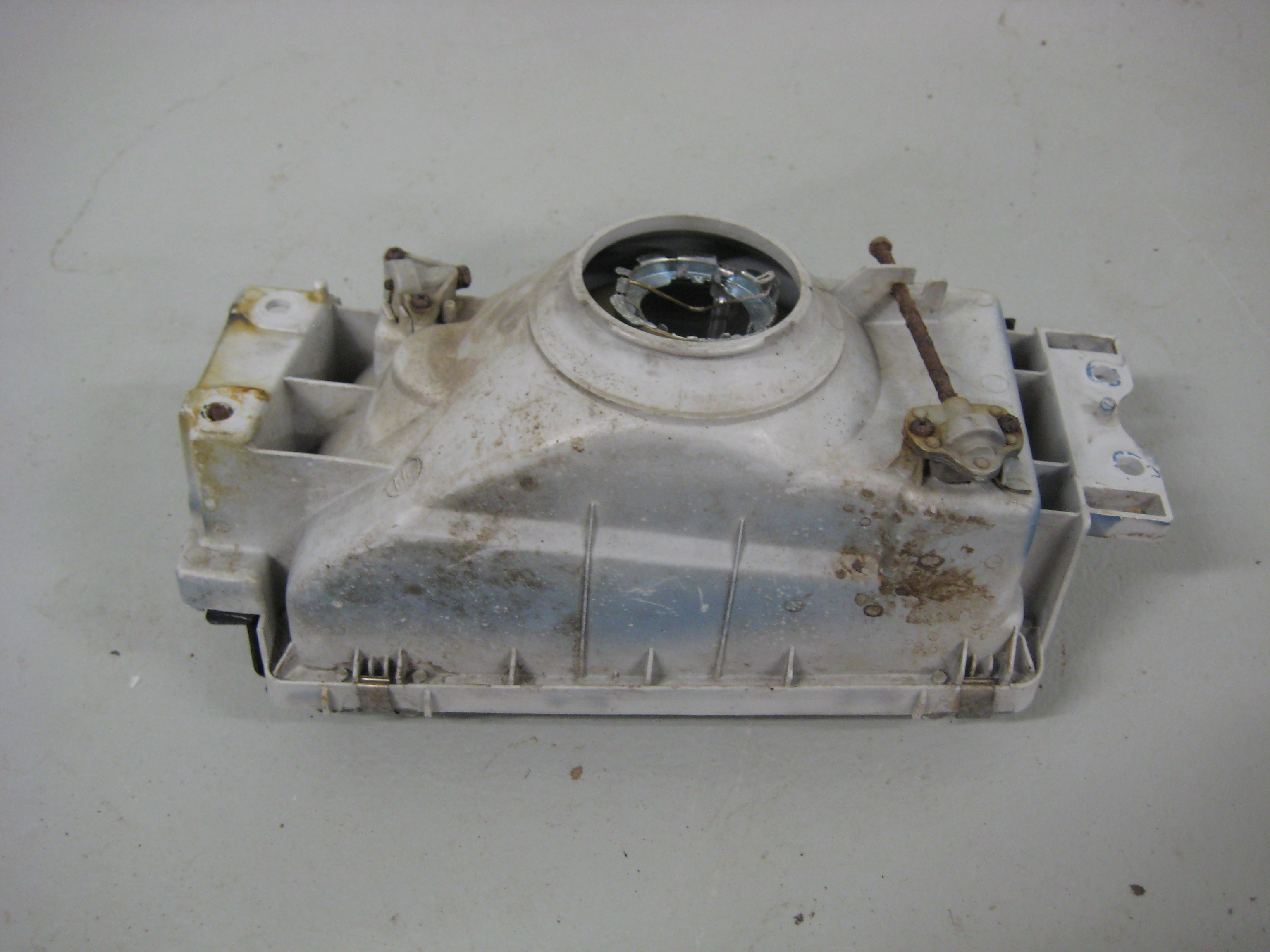 Etuvalo Mazda 323 1986-87 Oikea - 3