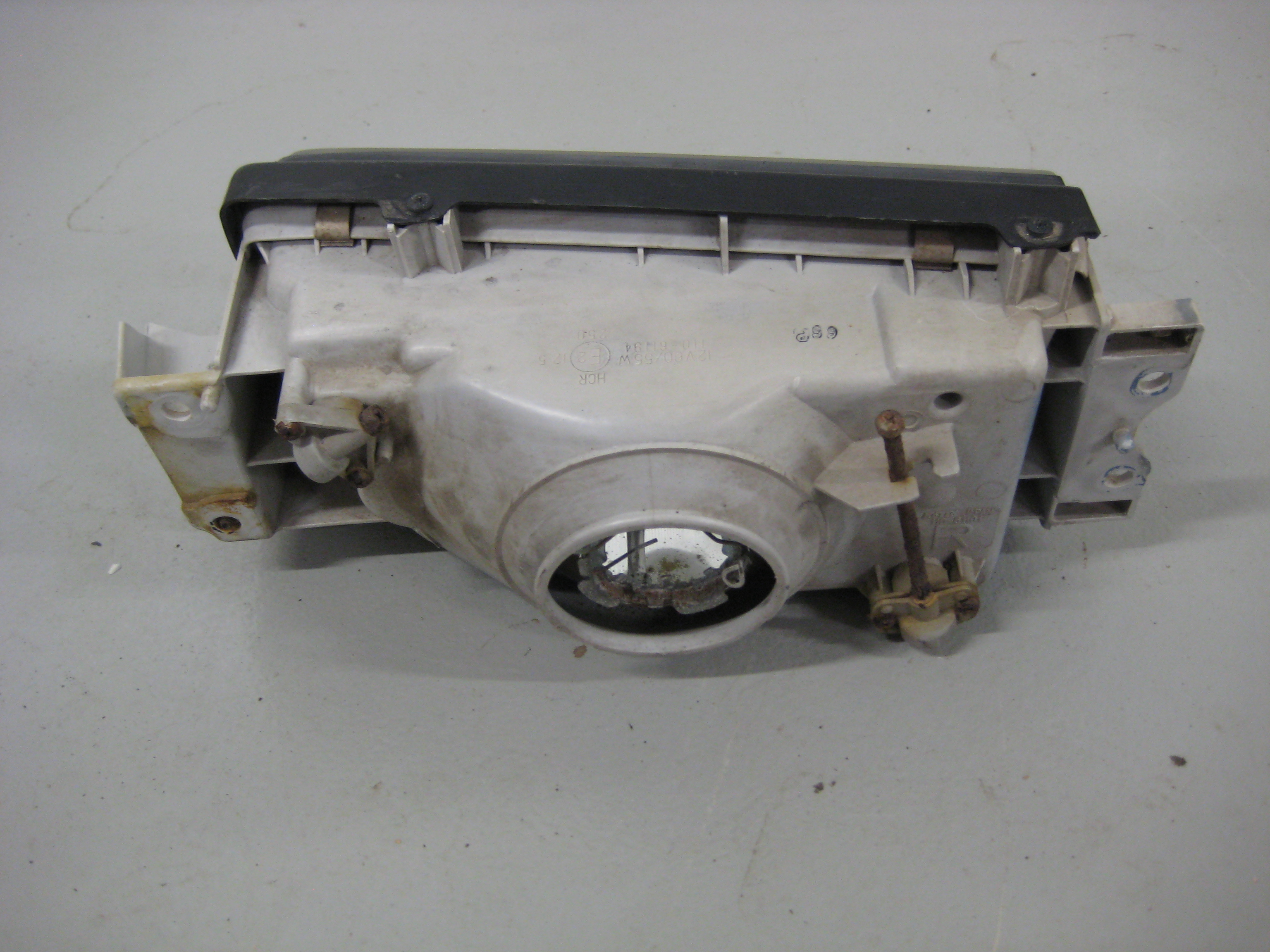 Etuvalo Mazda 323 1986-87 Oikea - 2