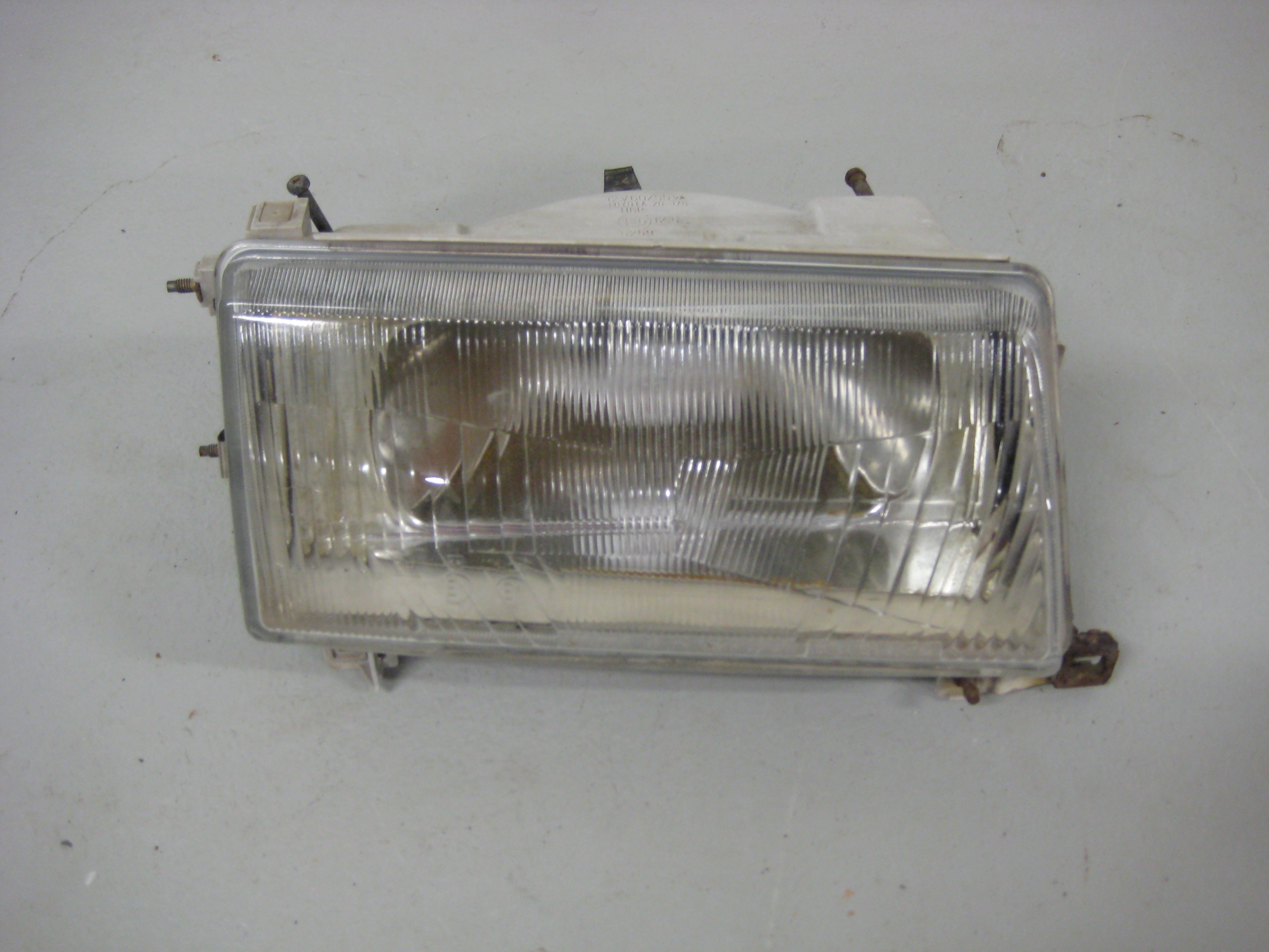 Head Light Toyota Carina 1984-85 Right