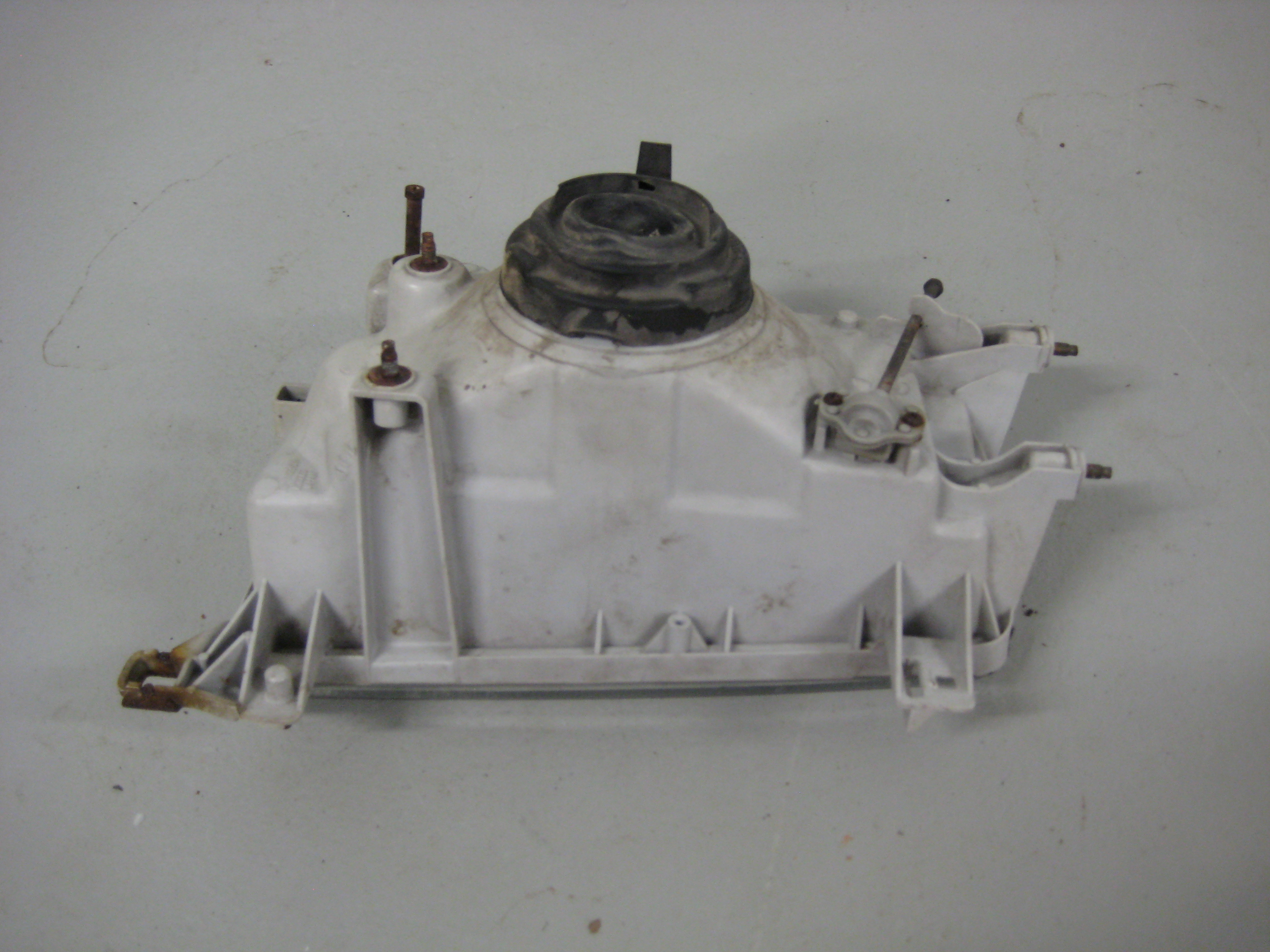 Head Light Toyota Carina 1984-85 Right - 3