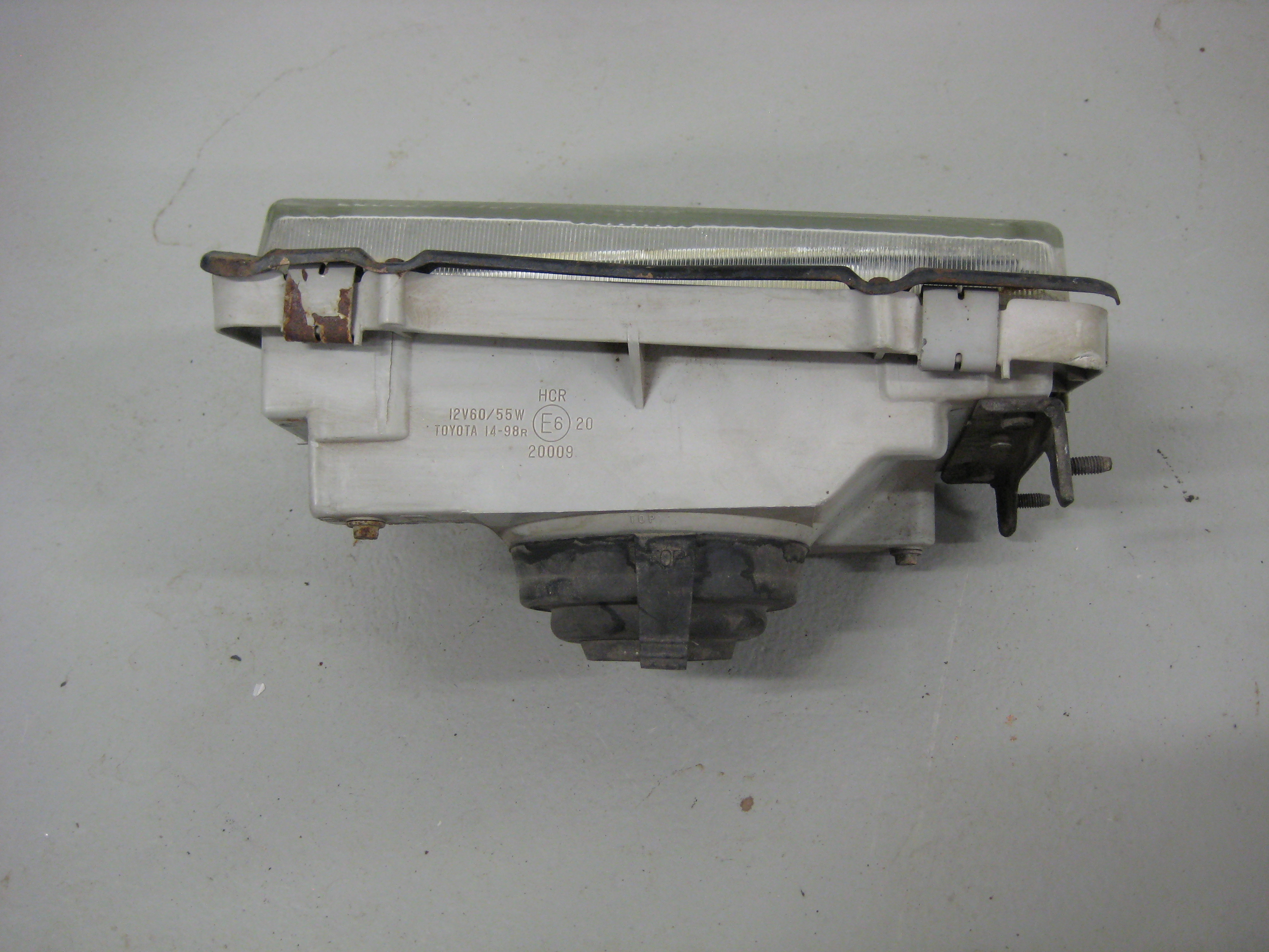 Head Light Toyota Carina TA40 Right - 2