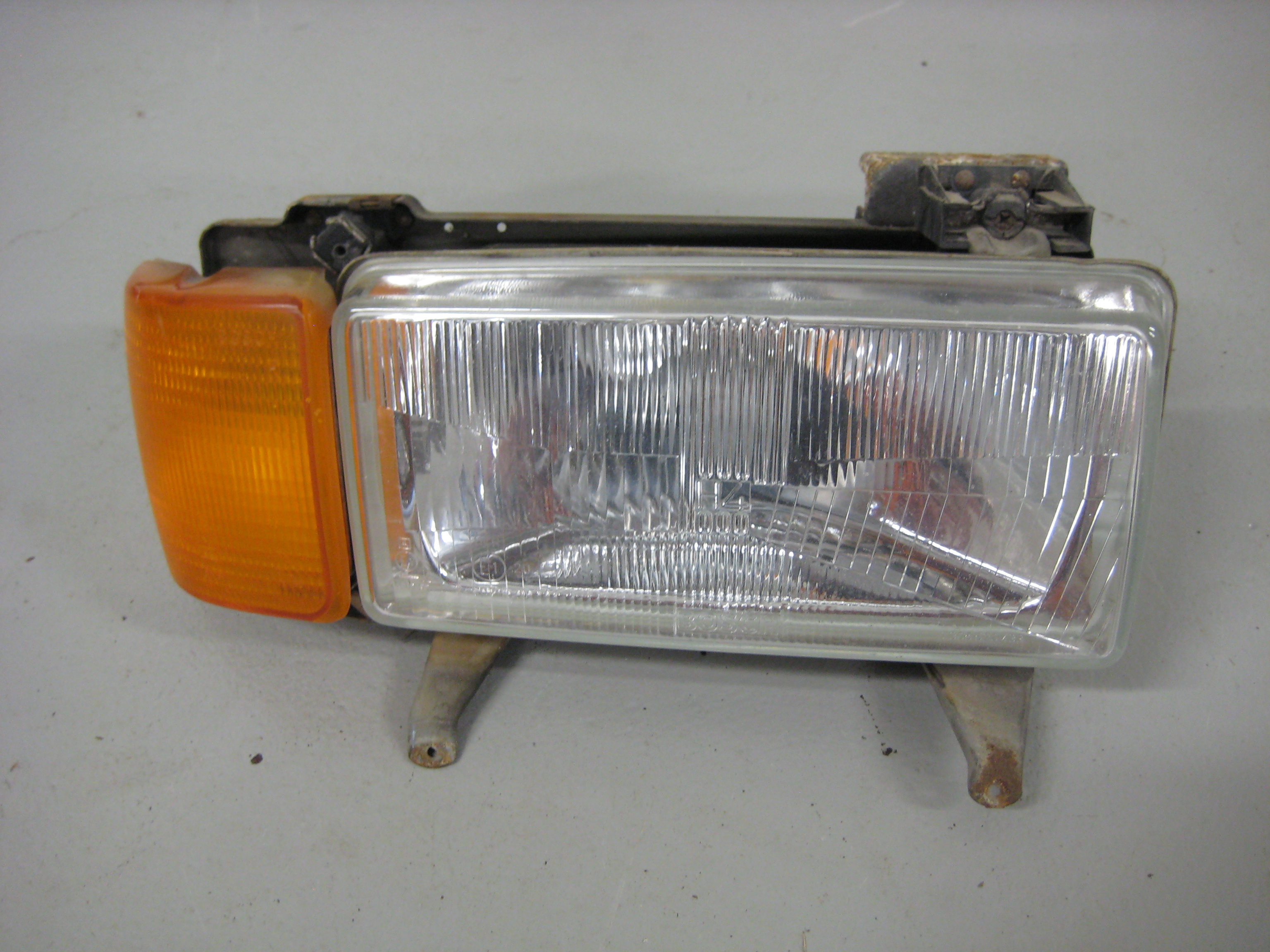 Framlampa Audi 80 Höger