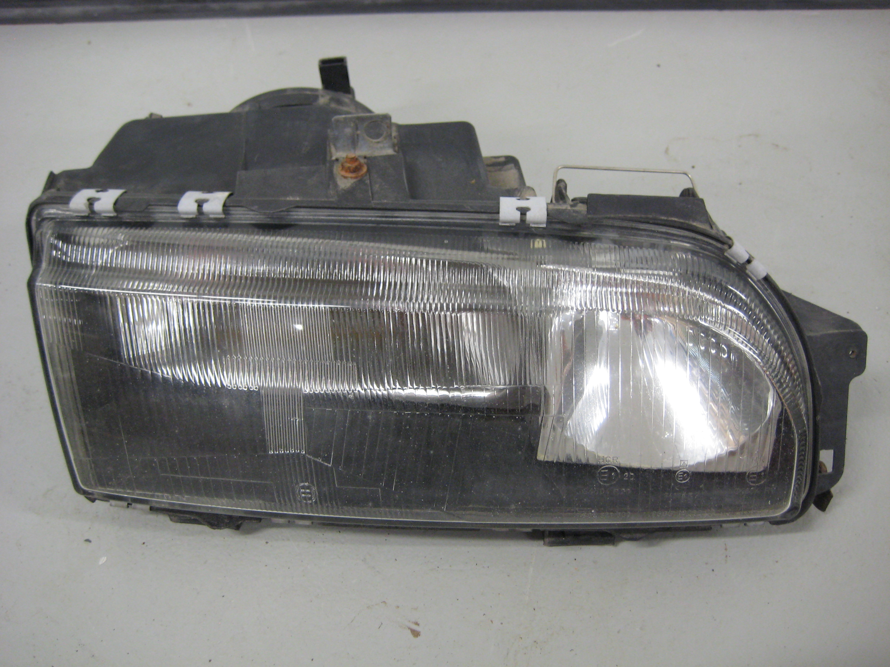 Framlampa Ford Scorpio MK1 1985-89 Höger