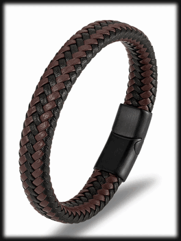 Brunt läderarmband med spänne i svart stål.