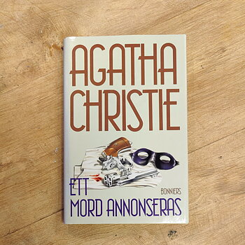 Ett mord annonseras av Agatha Christie