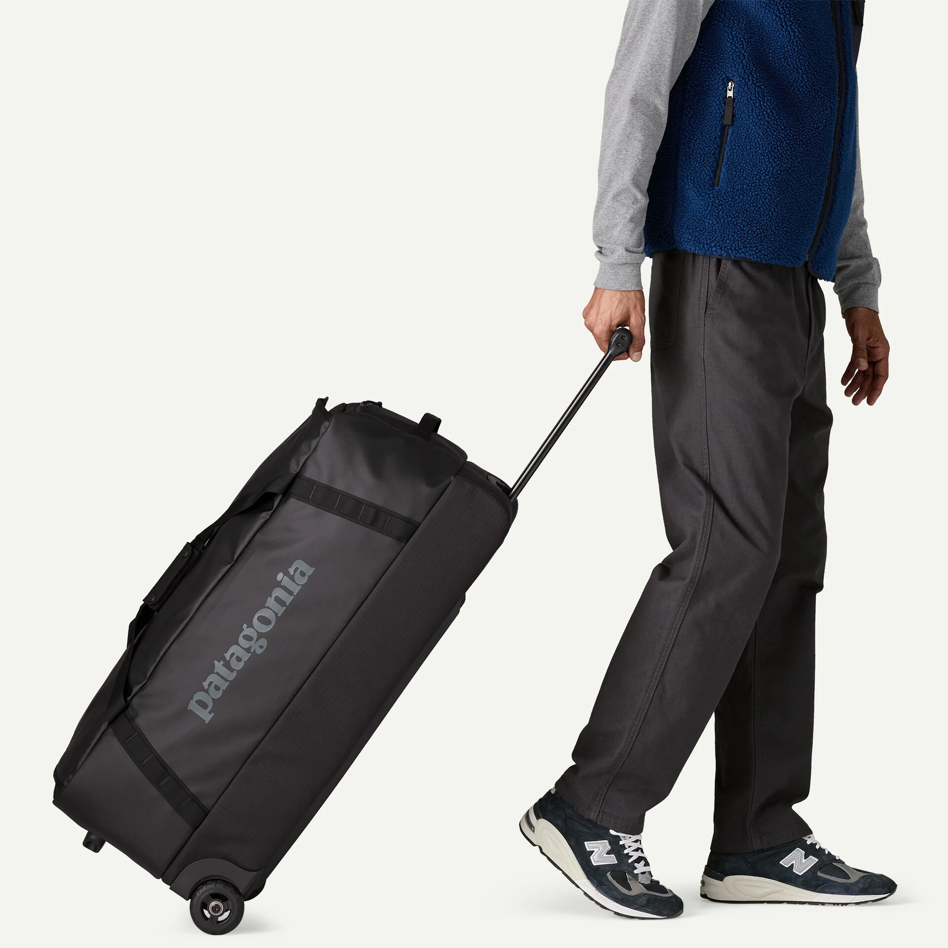 Patagonia Black Hole Wheeled Duffel 100L - Black w/Black - 3