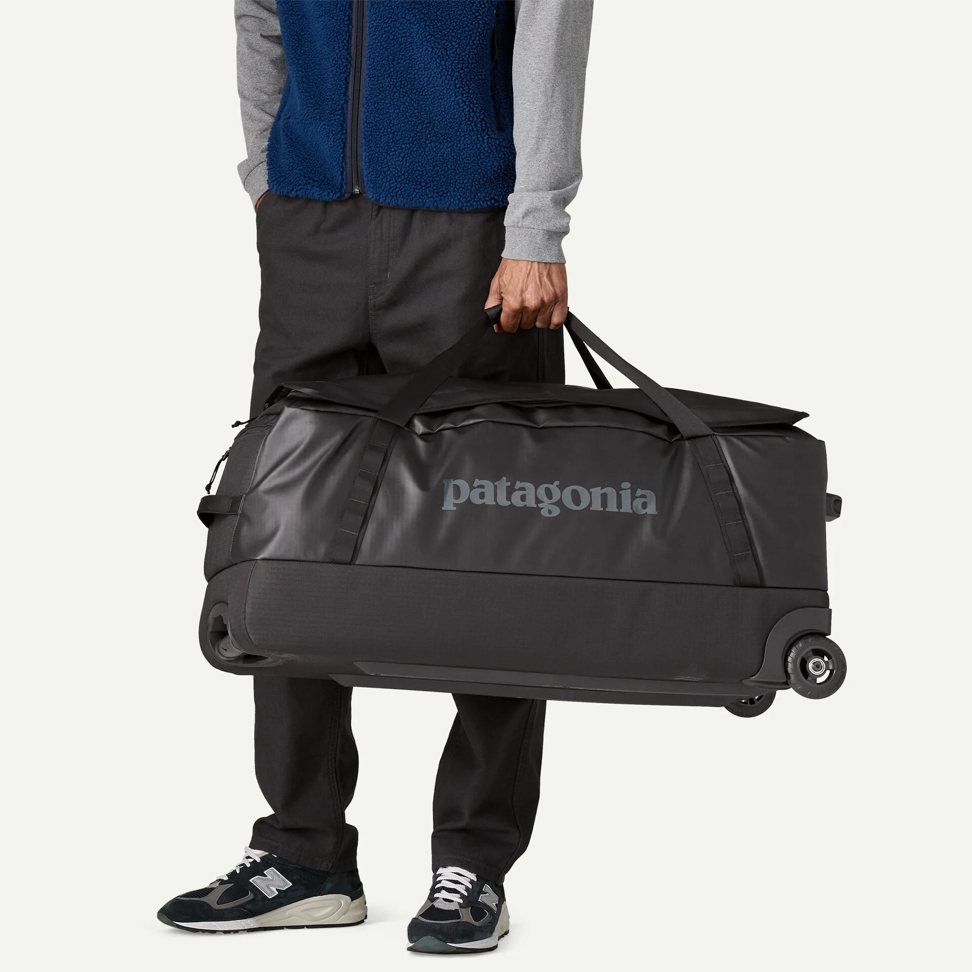 Patagonia Black Hole Wheeled Duffel 100L - Black w/Black - 5