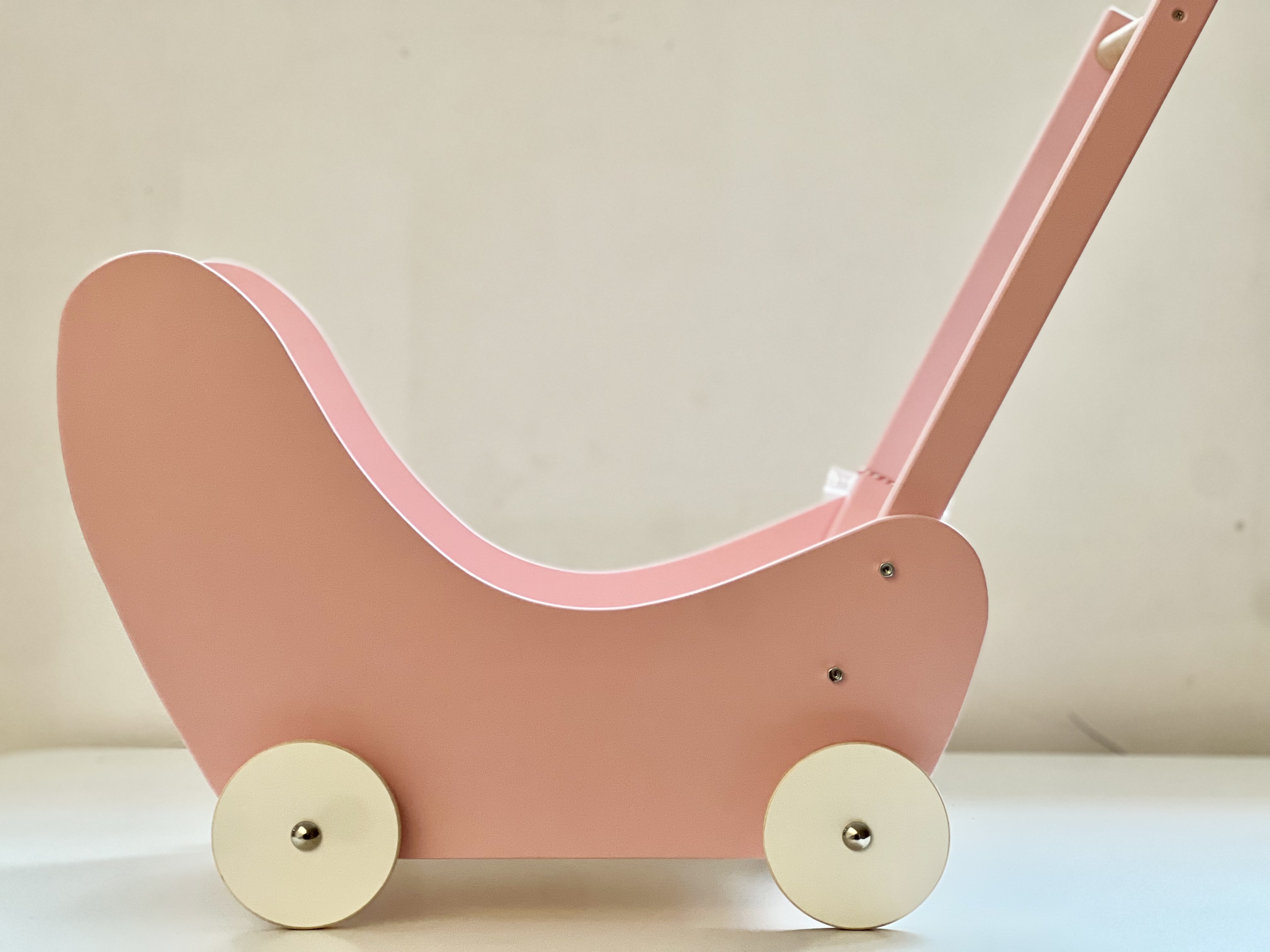 Dockvagn i trä från Hess - rosa  - 6