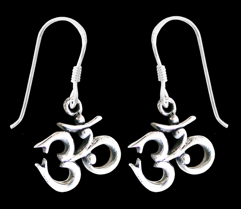 Vackra Aum / Ohm örhängen i Äkta silver.