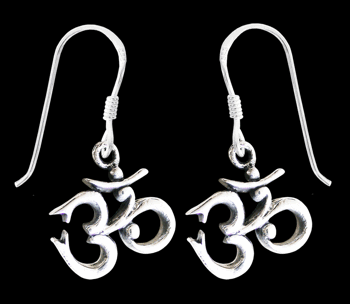 Vackra Aum / Ohm örhängen i Äkta silver.