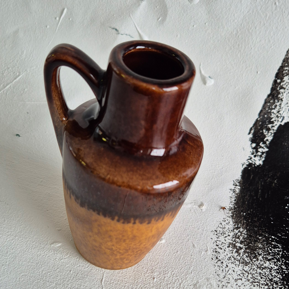 vintage VAS med hänkel, brun/gulbrun, W. Germany, h 13,5 cm - 2