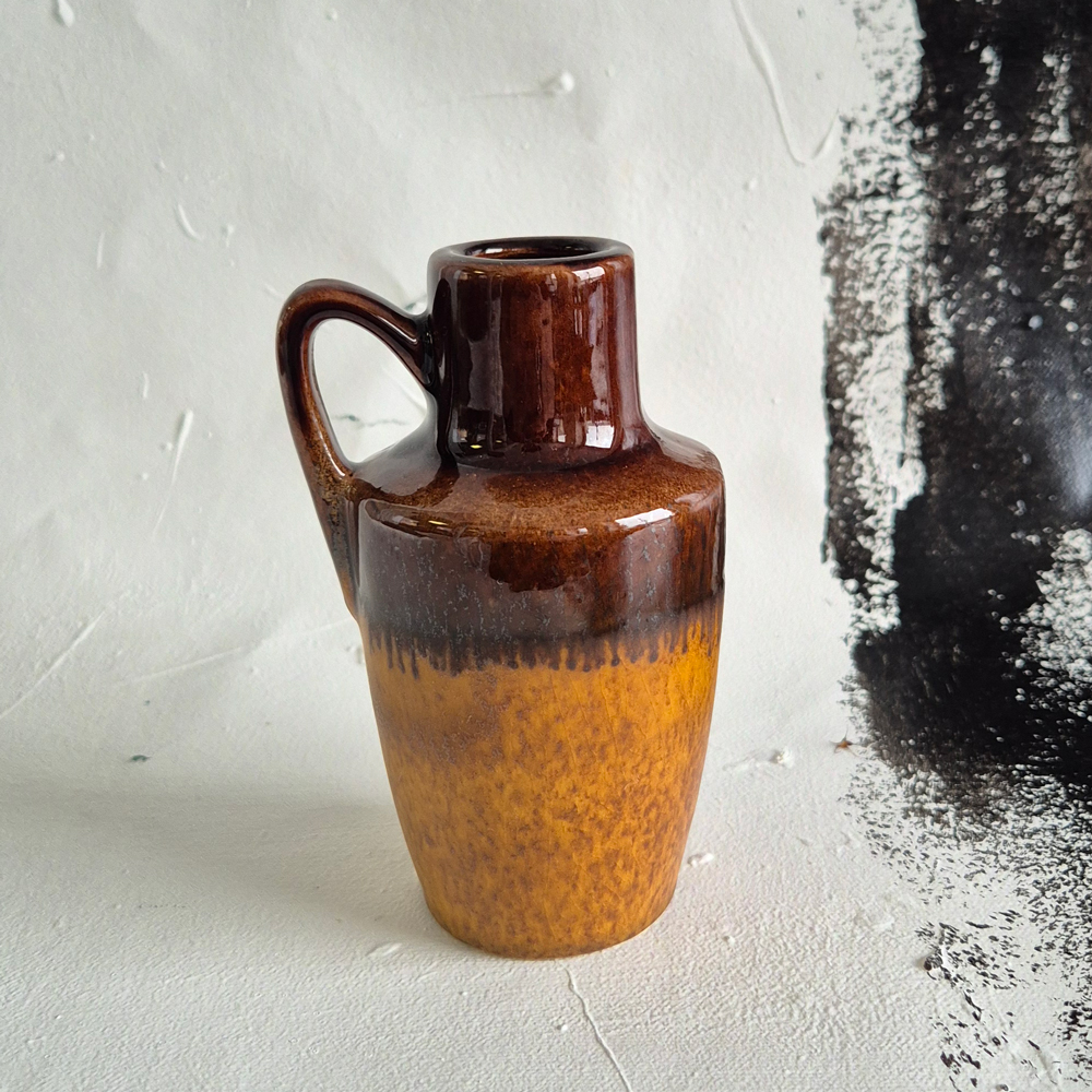 vintage VAS med hänkel, brun/gulbrun, W. Germany, h 13,5 cm