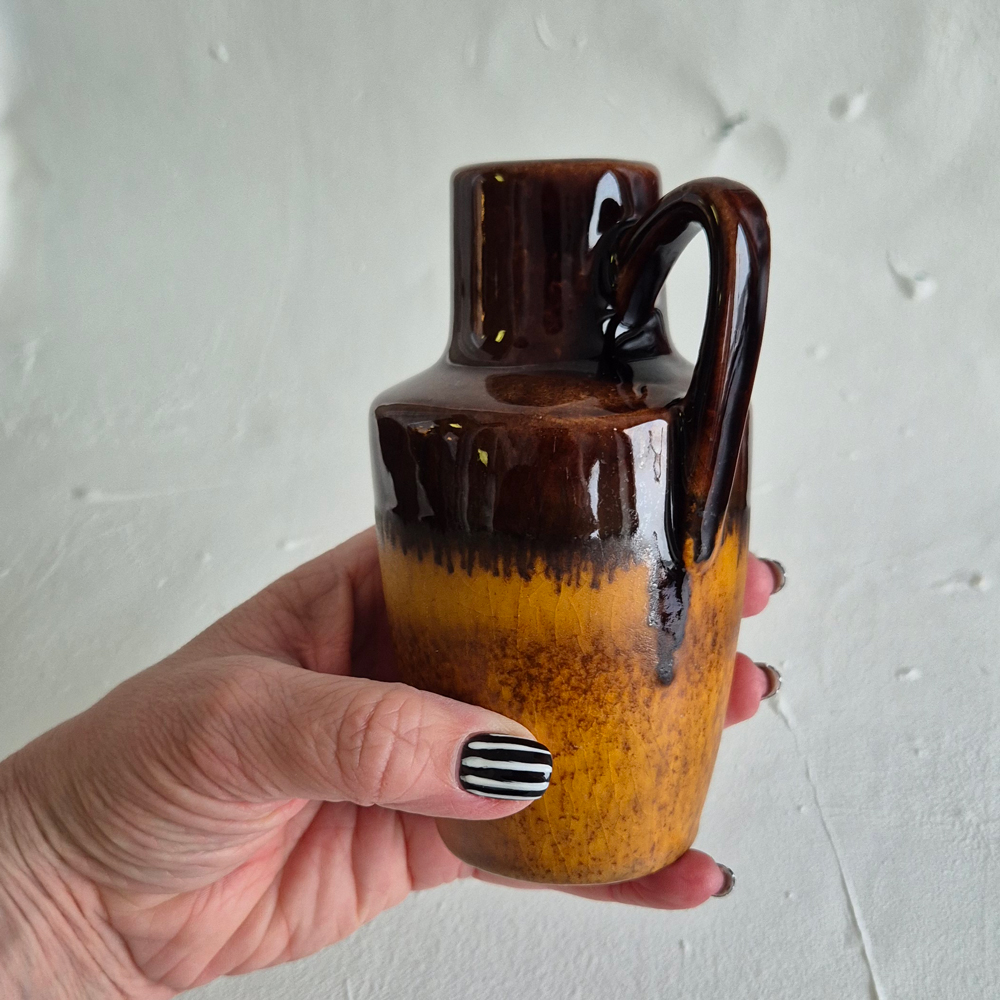vintage VAS med hänkel, brun/gulbrun, W. Germany, h 13,5 cm - 5