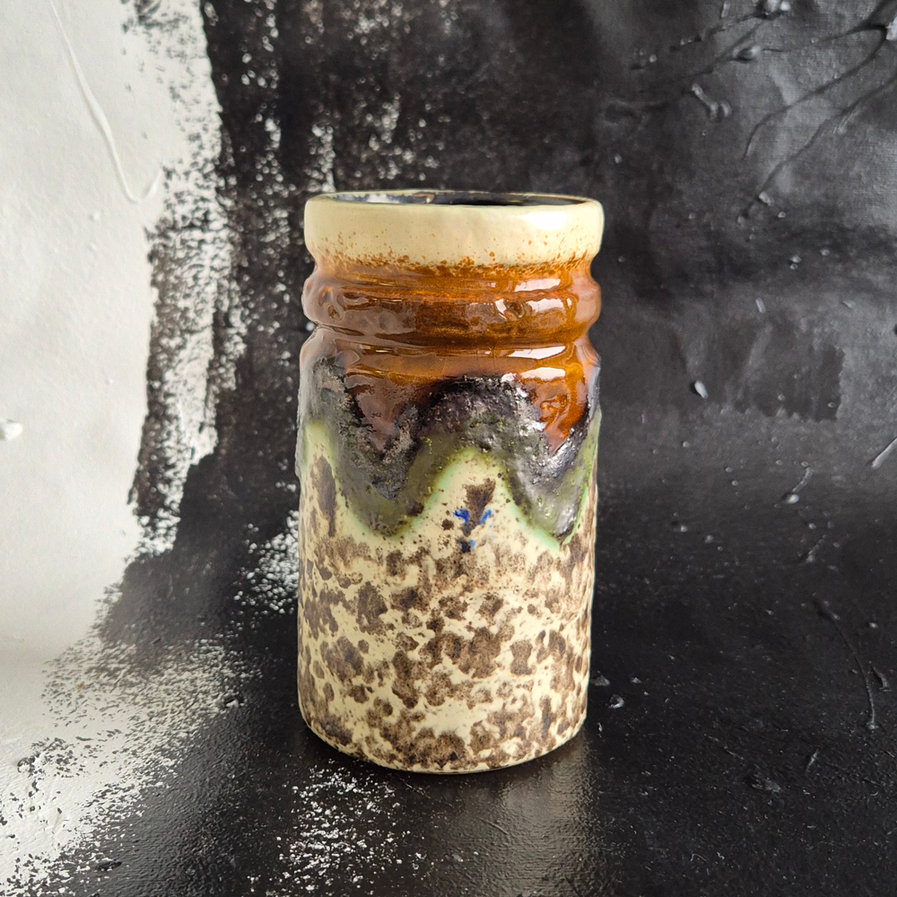vintage VAS med rinnande glasyr i beige, brunt och grönt,  h 14,1 cm
