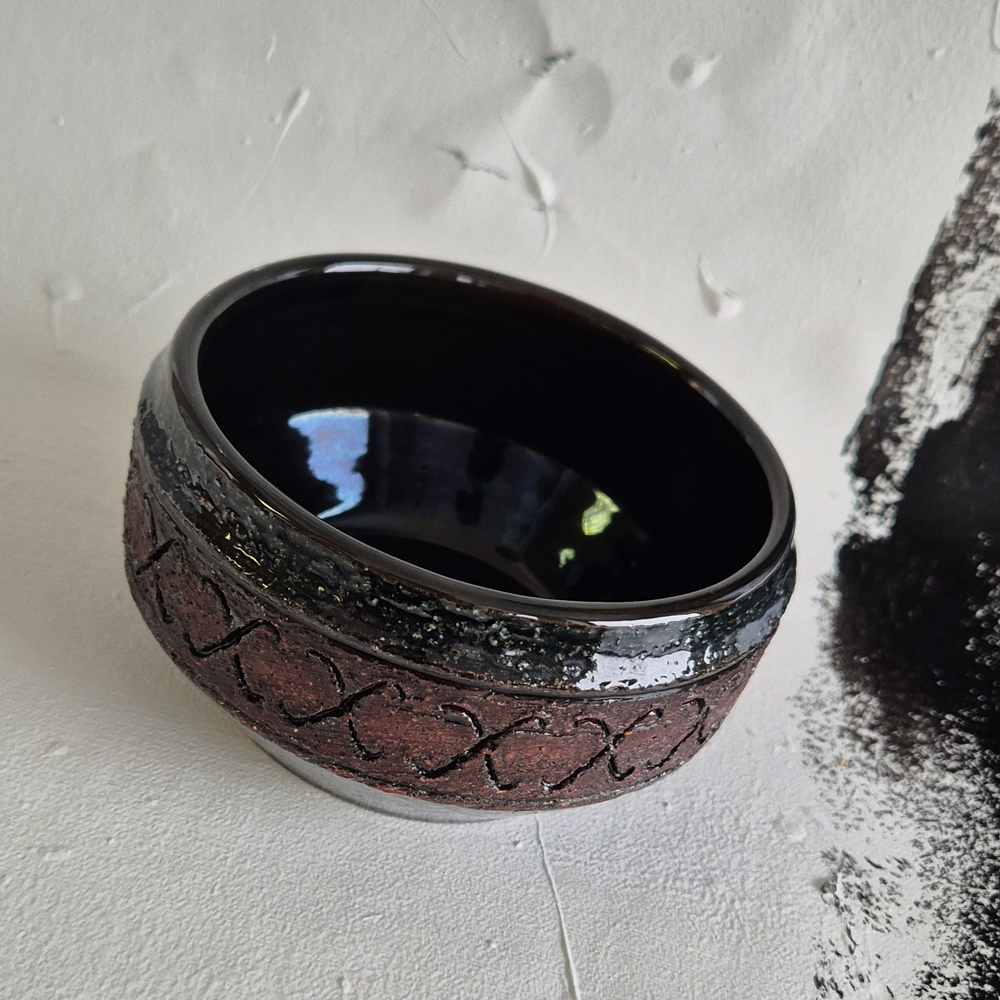 vintage SKÅL Gabriel Sweden, mörkgrön skrovlig glasyr,  h 7,4 cm - 2