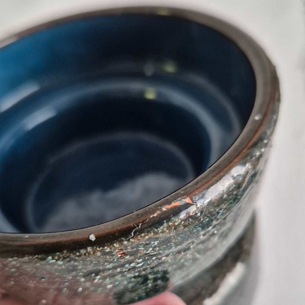 vintage LJUSLYKTA mörkgrön skrovlig glasyr,  h 7 cm - 11