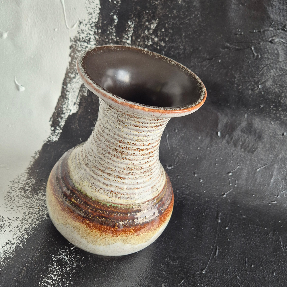vintage VAS svängd form i beige och brunt, h 18,5 cm - 2