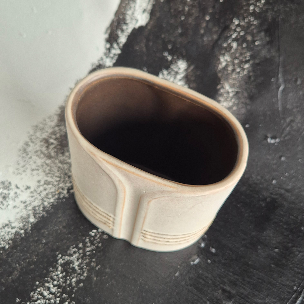 vintage VAS VEB Haldensleben GDR, oval form med reliefmönster, beige, h 12 cm - 2