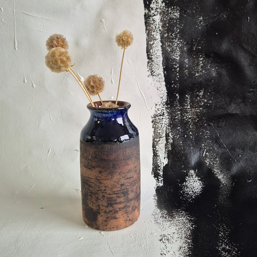 vintage VAS Szilasi Visby, brun skrovlig lera med blå glasyr, h 17,3 cm - 3