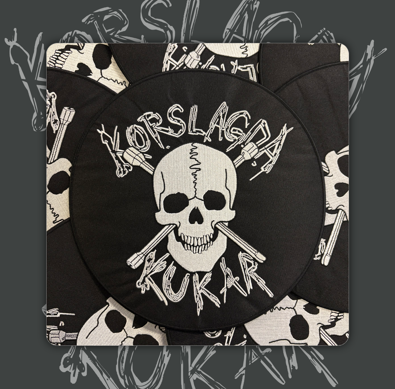 KORSLAGDA KUKAR -  Logo Patch 24,5 cm