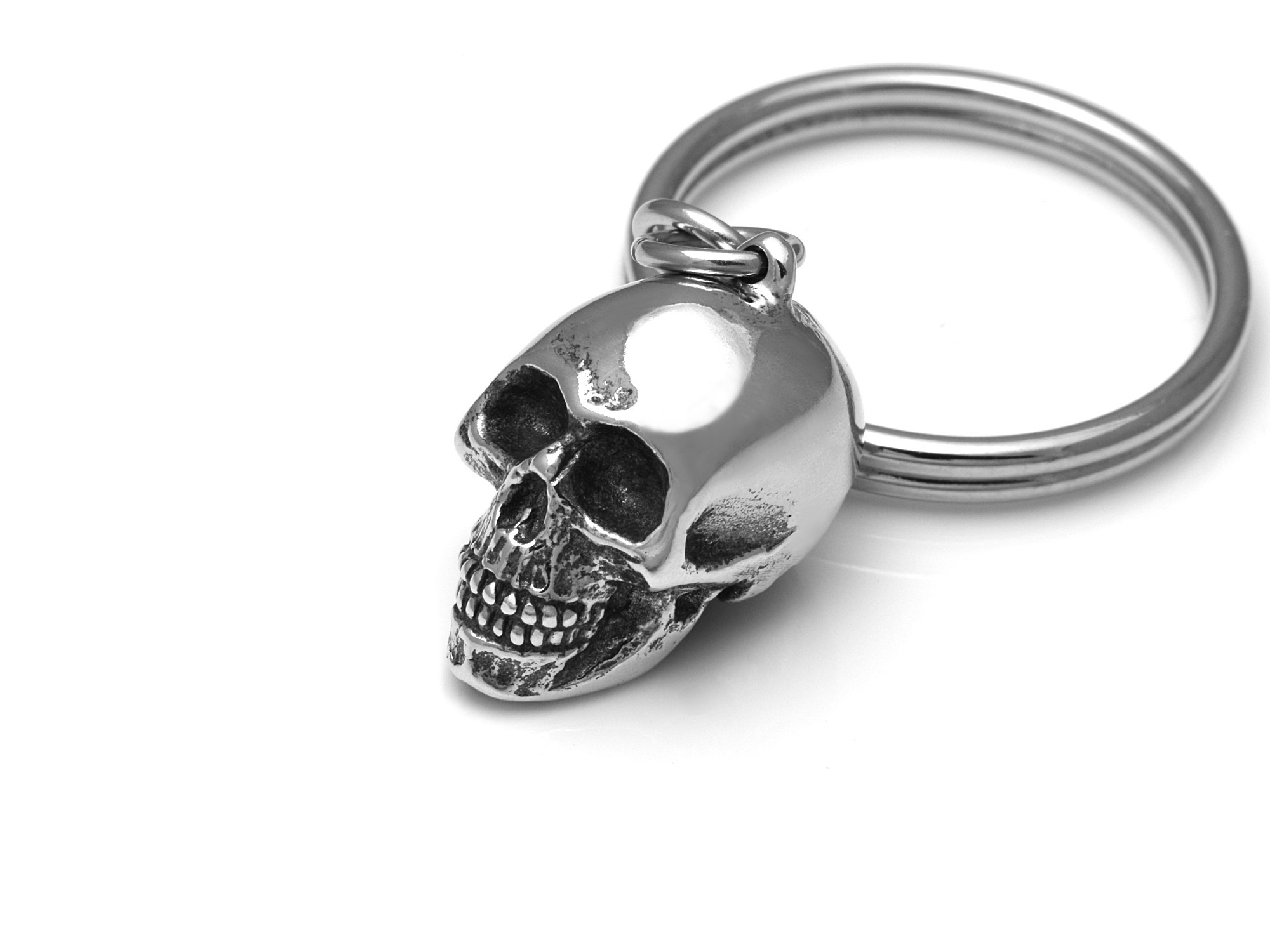Döskalle Nyckelring, Handgjord Memento Mori Nyckelhållare i Polerat Tenn - 3