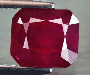 Impresionante rubí natural suelto de talla esmeralda de 2,12 ct. - 2