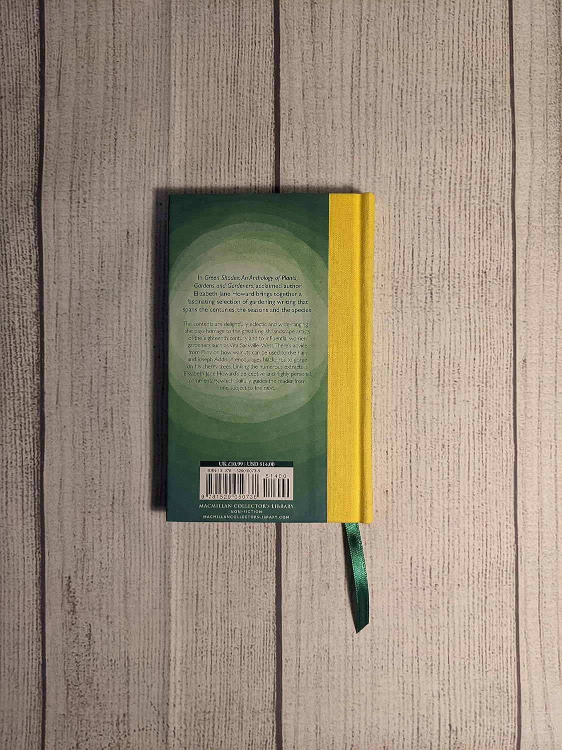 Green Shades : An Anthology of Plants, Gardens and Gardeners - Macmillan Collector's Library - 2