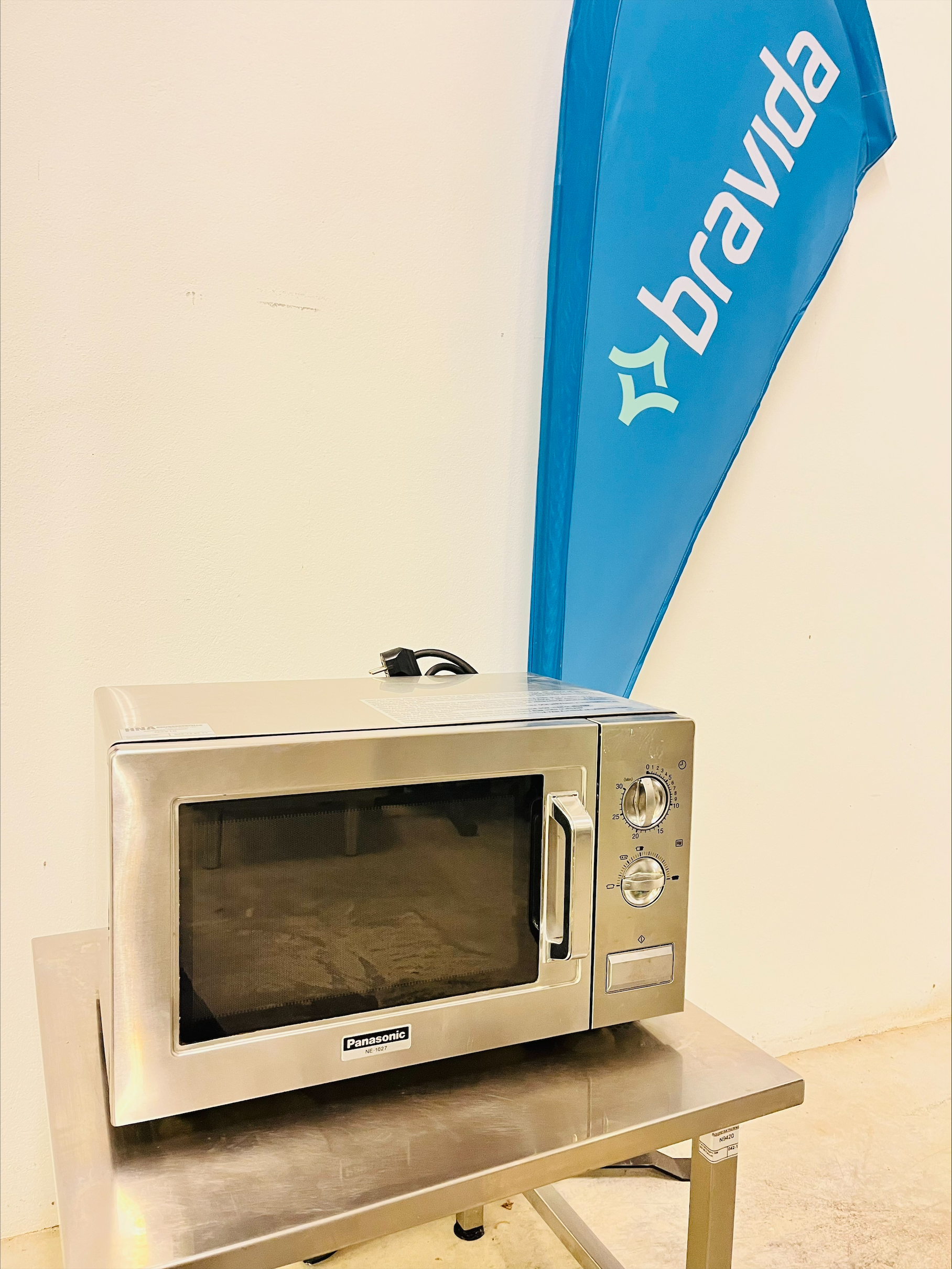 Microvågsugn - Panasonic NE-1027