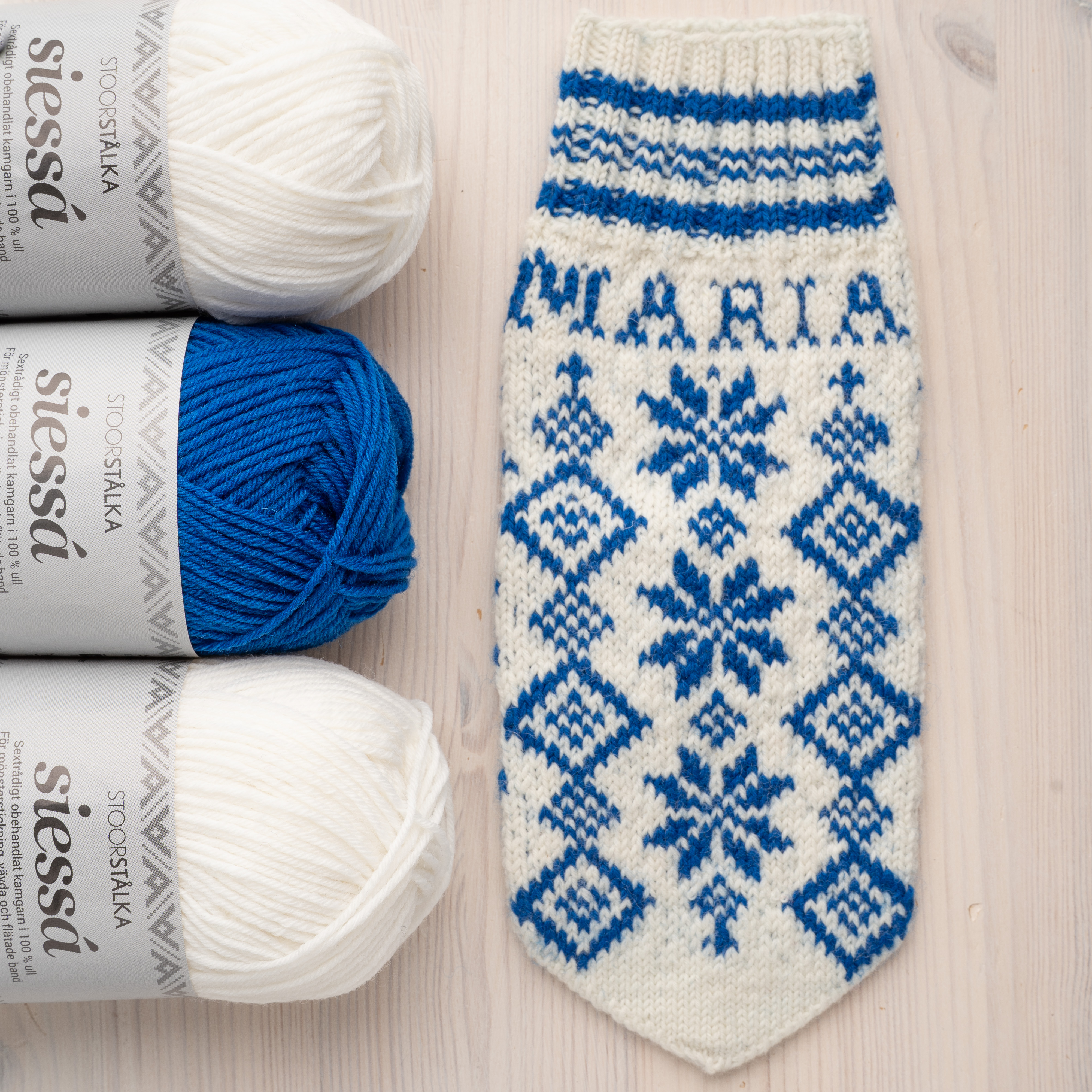 Strickpaket Fausthandschuh Schneeflocke aus Juni Weiß–Blau