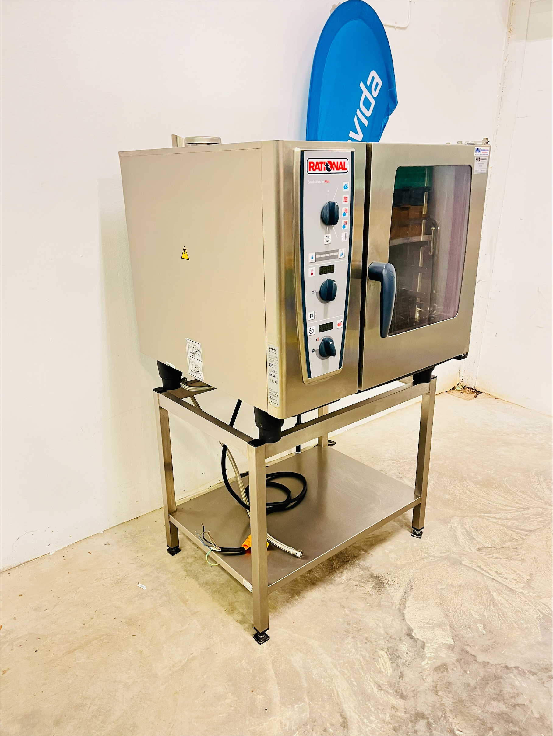 Ugn - Rational CMP 61 med stativ - 2