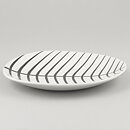 スティグ・リンドベリ  Lövシリーズ    リーフ柄の三角形の皿  (17cm)  1956年  [サンプル画像]